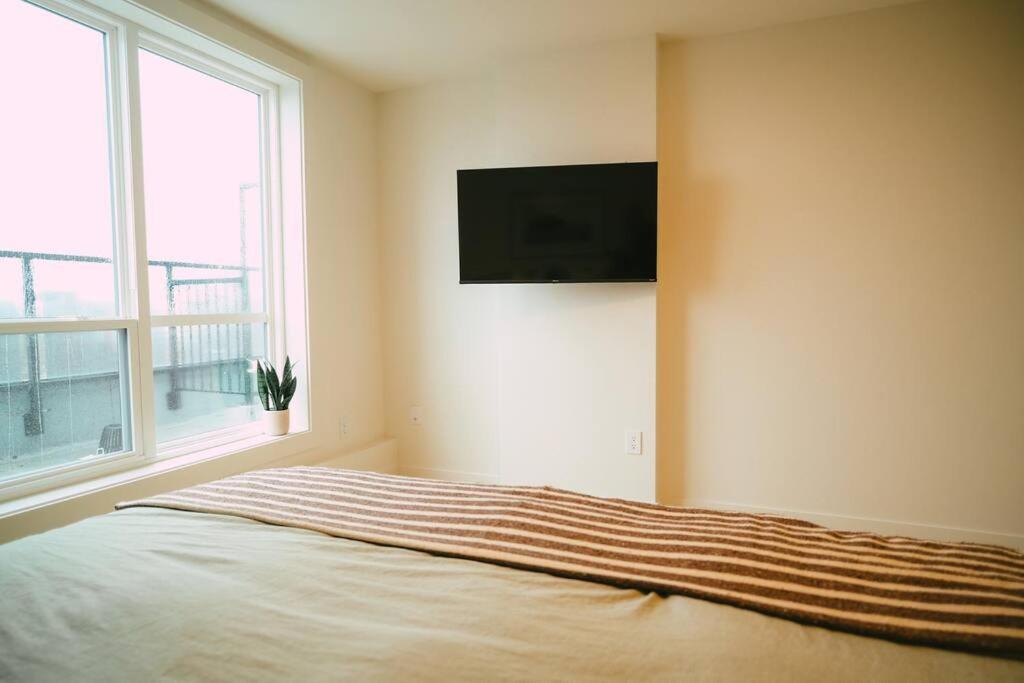 Chic Cozy Retreat - 2Br - Stunning North End Views Apartment Halifax Exterior photo